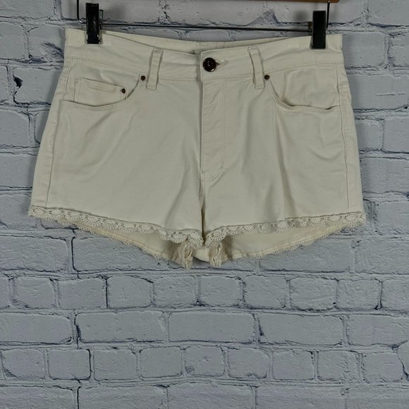 Forever 21 Women's Premium Denim Lace Hem Mid Rise Shorts,‎ Size 27, Cream - Picture 1 of 7